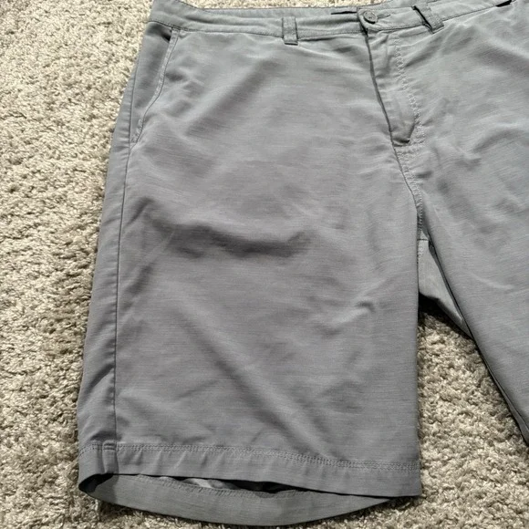 Travis Mathew Men's Golf Shorts SZ 38 Gray Slash Pockets Stretch - Picture 2 of 11